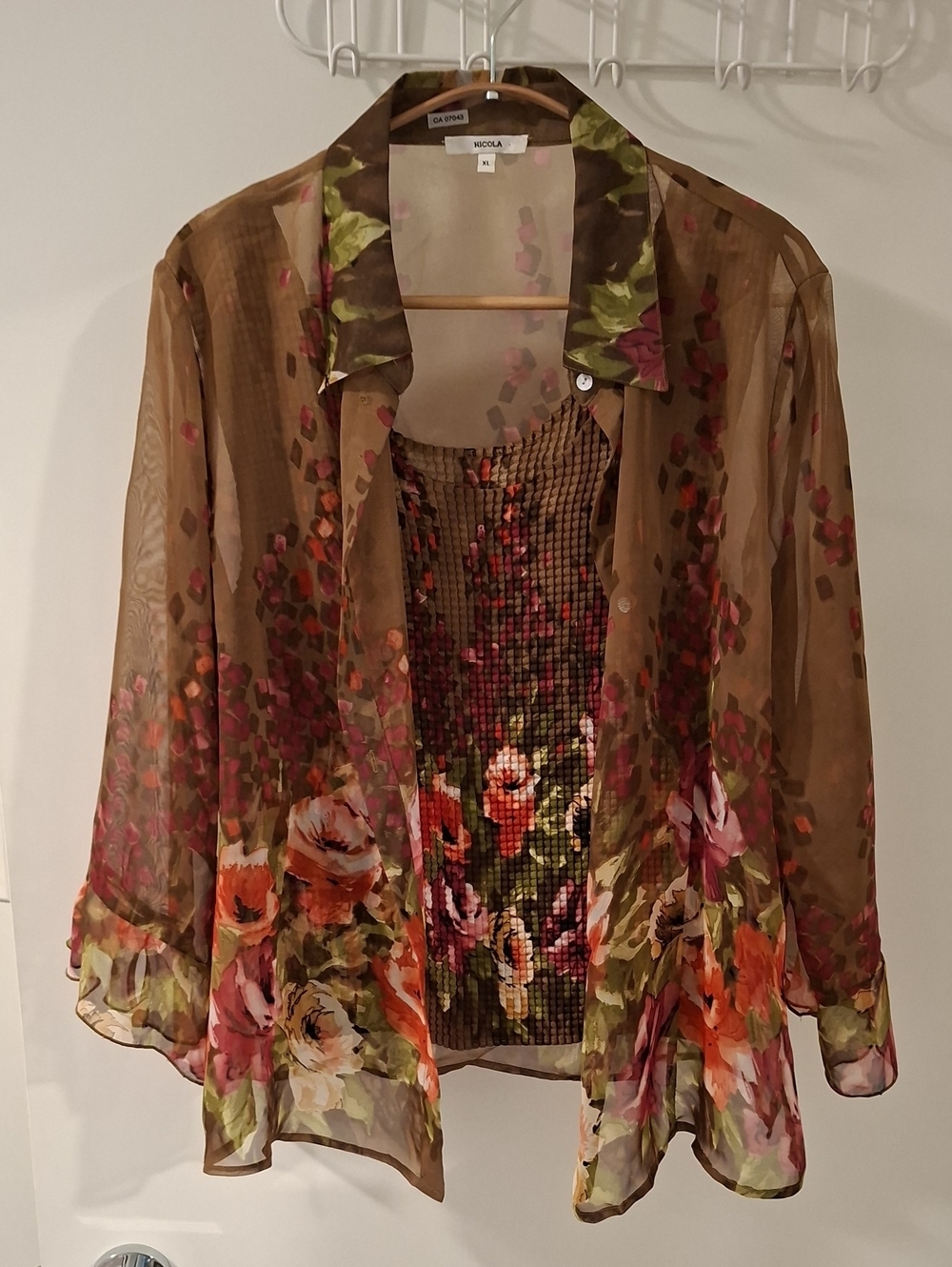 Sheer Olive Green & Vibrant Floral Flutter Sleeve Shirt w/ Plisse Tank (Size XL)